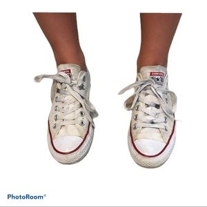Converse shoes 7.5 White